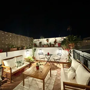 https://la-gitanilla-alojamiento-con-encanto.hotelsincadiz.net